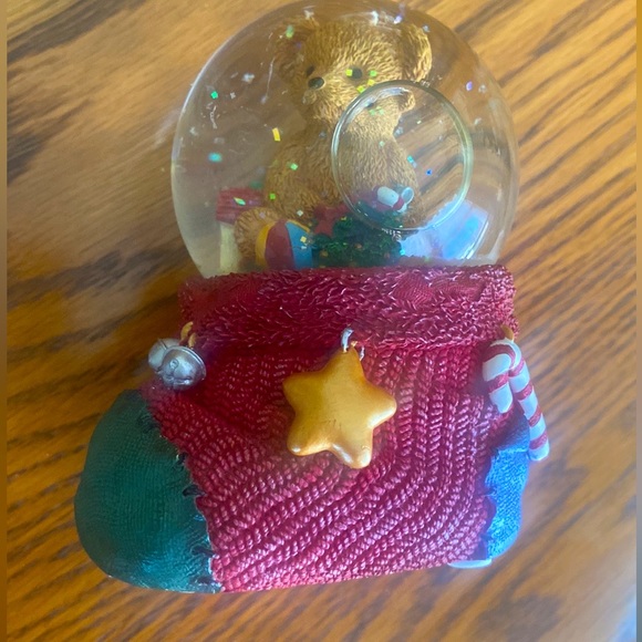 💜 4 Beautiful Christmas Snow Globes And 1 Santa Music Box Lot of 5 - Picture 2 of 8